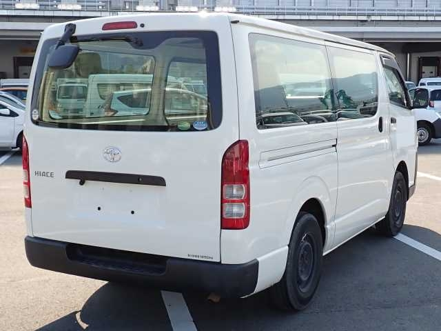 TOYOTA HIACE VAN 2019