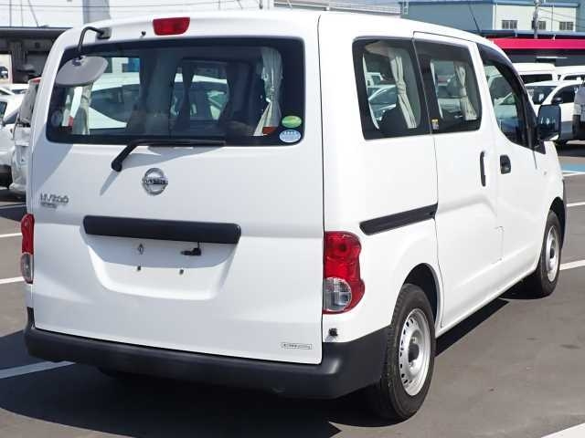 NISSAN NV200 2018
