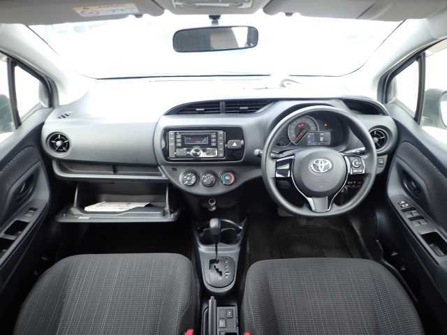 TOYOTA VITZ 2018
