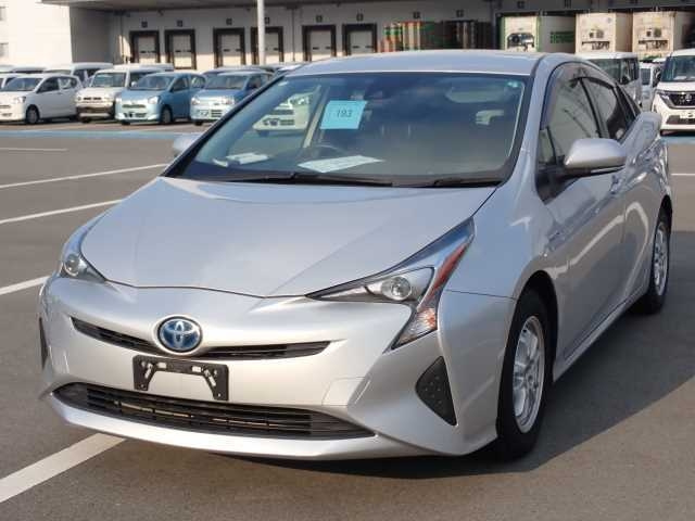 TOYOTA PRIUS 2017