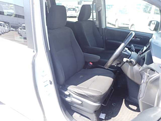 TOYOTA VOXY 2016