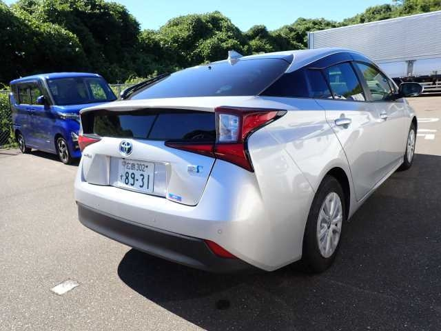 TOYOTA PRIUS 2022