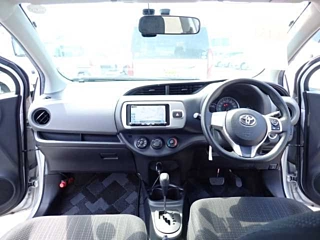 TOYOTA VITZ 2014