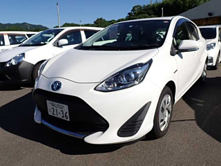 TOYOTA AQUA 2020