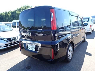 HONDA STEP WAGON 2017