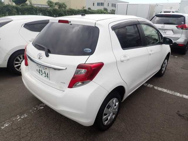 TOYOTA VITZ 2015