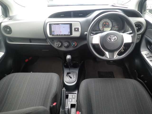 TOYOTA VITZ 2015