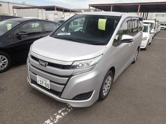 TOYOTA NOAH 2017