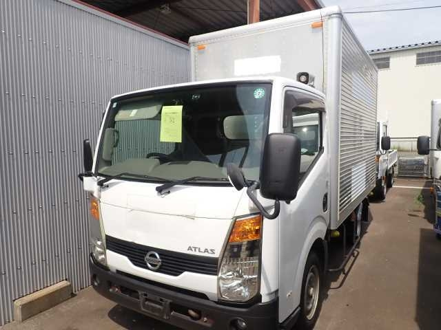 NISSAN ATLAS 2009
