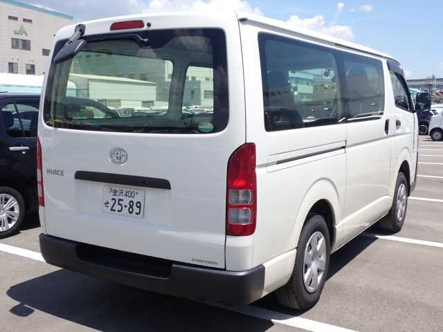 TOYOTA HIACE VAN 2016