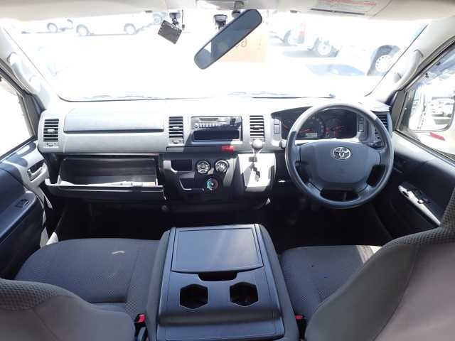 TOYOTA HIACE VAN 2016