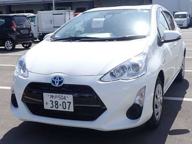 TOYOTA AQUA 2016