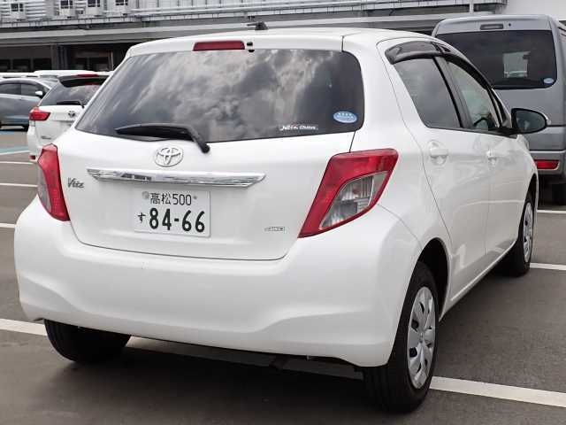 TOYOTA VITZ 2012