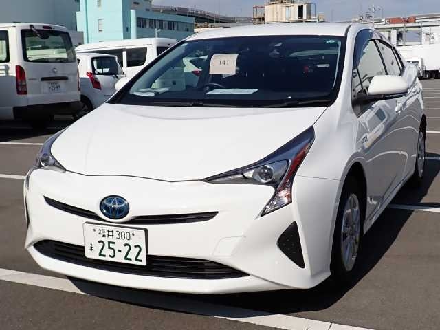 TOYOTA PRIUS 2016