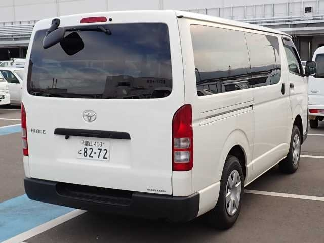 TOYOTA HIACE VAN 2016