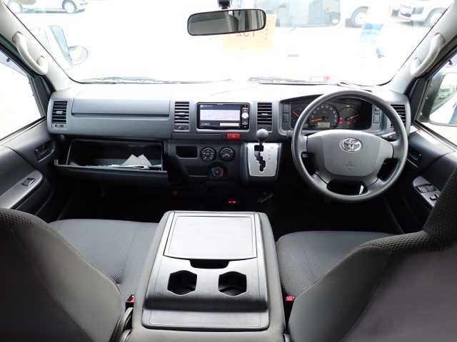 TOYOTA HIACE VAN 2016