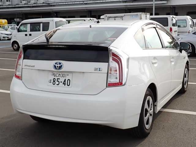 TOYOTA PRIUS 2015