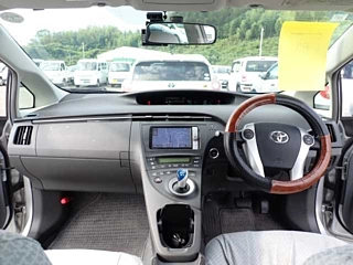 TOYOTA PRIUS 2011