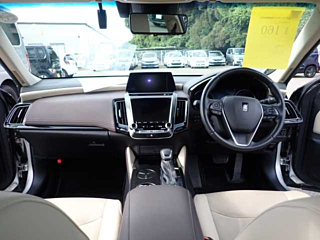 TOYOTA CROWN 2018