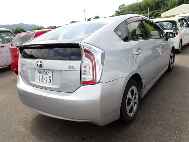 TOYOTA PRIUS 2015