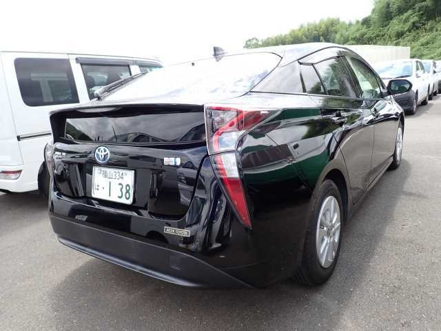 TOYOTA PRIUS 2017