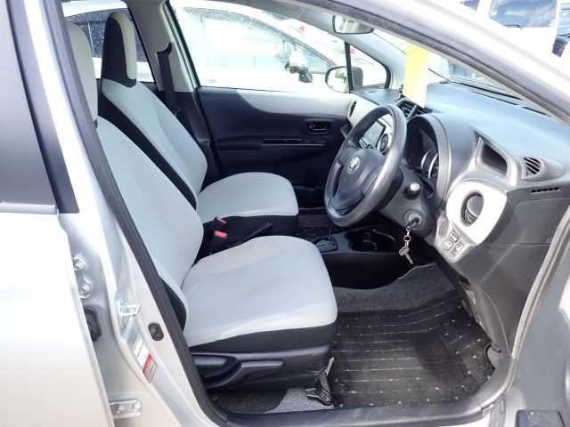 TOYOTA VITZ 2013