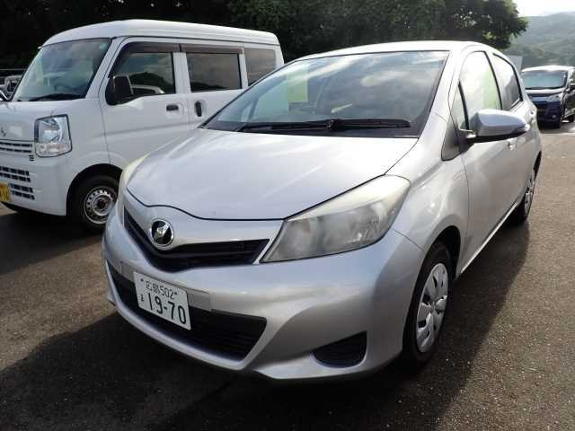 TOYOTA VITZ 2013