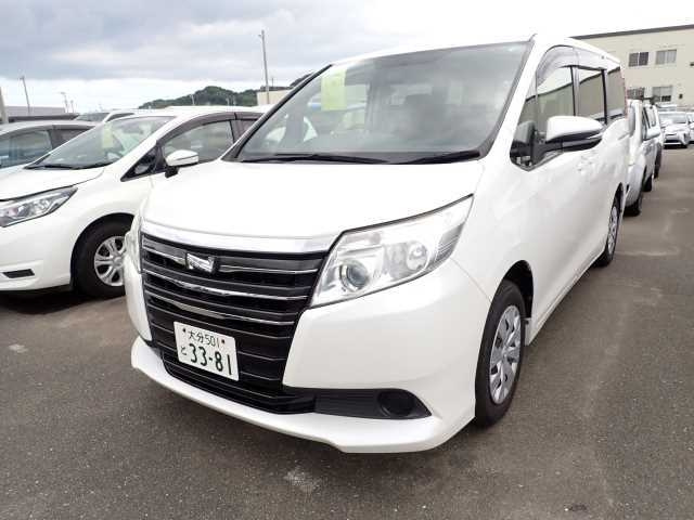 TOYOTA NOAH 2016
