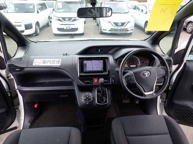 TOYOTA NOAH 2016