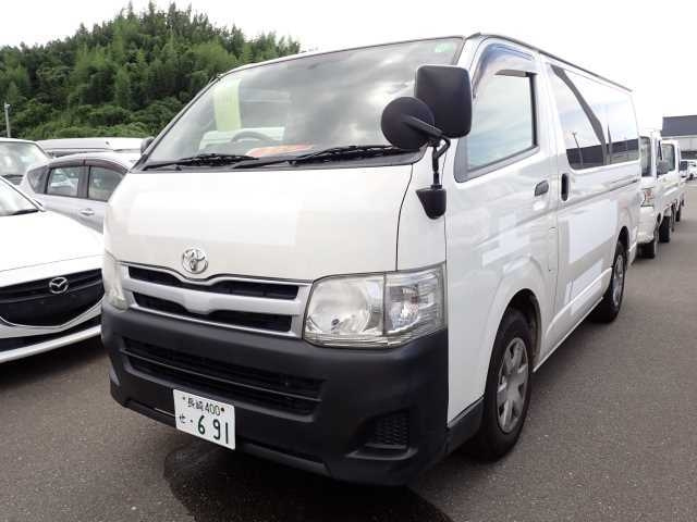 TOYOTA HIACE VAN 2011
