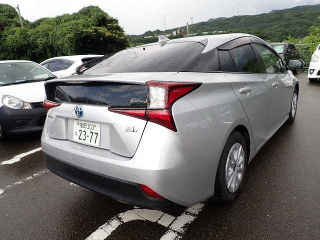 TOYOTA PRIUS 2022