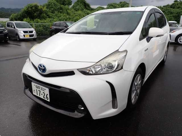 TOYOTA PRIUS ALPHA 2015