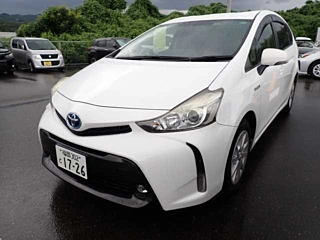 TOYOTA PRIUS ALPHA 2015