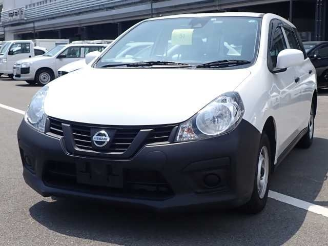 NISSAN AD 2019