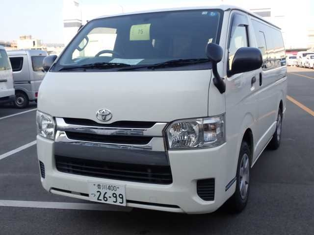 TOYOTA HIACE VAN 2016