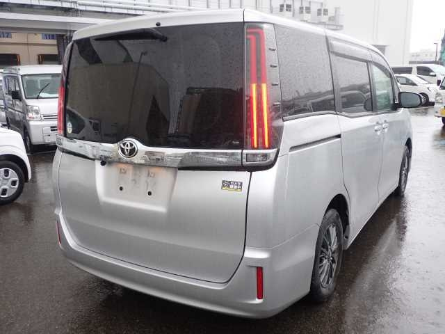 TOYOTA NOAH 2020