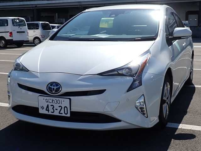 TOYOTA PRIUS 2017