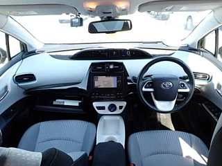TOYOTA PRIUS 2017