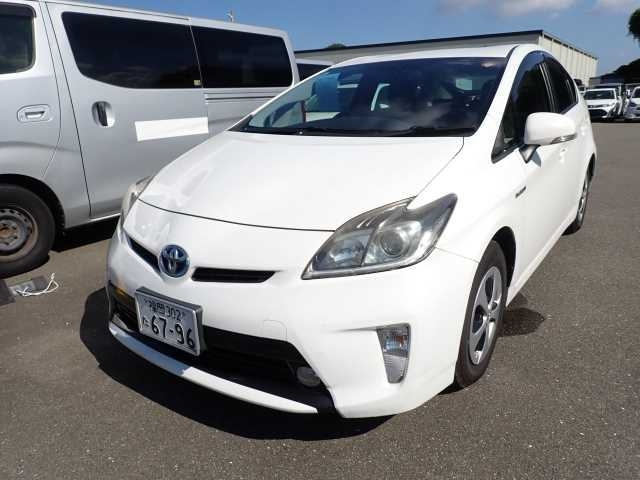TOYOTA PRIUS 2014