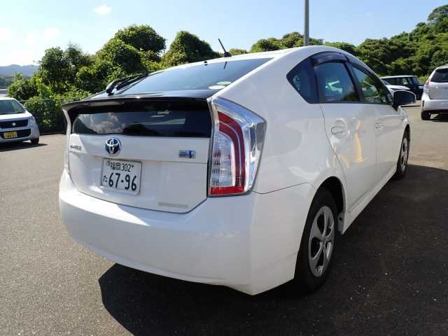 TOYOTA PRIUS 2014