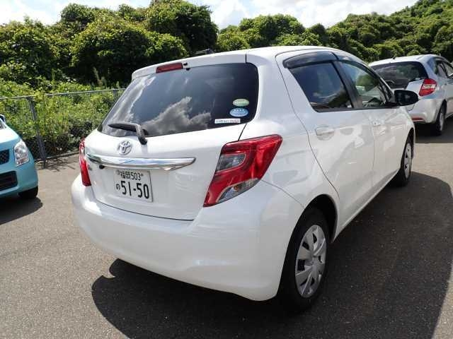 TOYOTA VITZ 2016