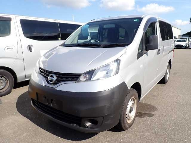 NISSAN NV200 2018