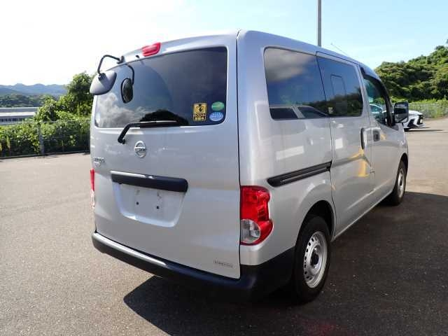 NISSAN NV200 2018