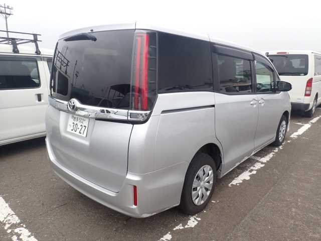 TOYOTA NOAH 2020