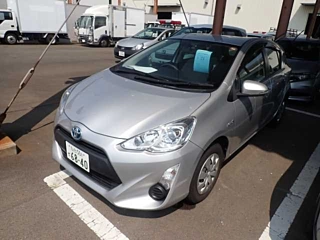 TOYOTA AQUA 2017