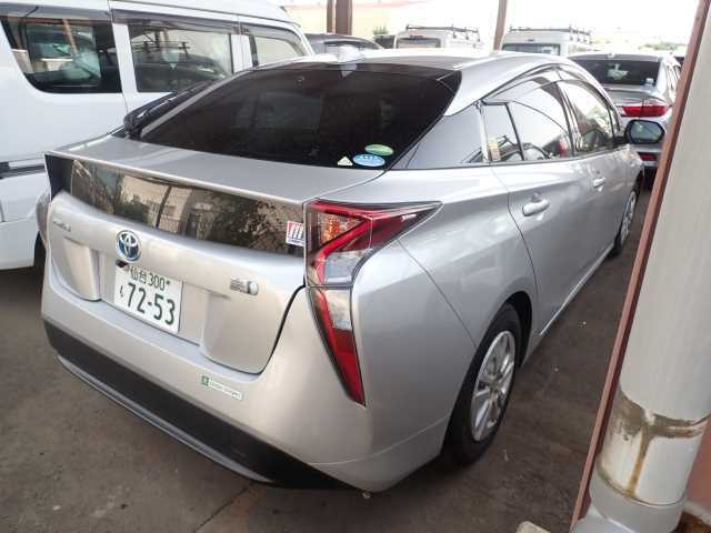 TOYOTA PRIUS 2018