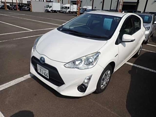 TOYOTA AQUA 2015