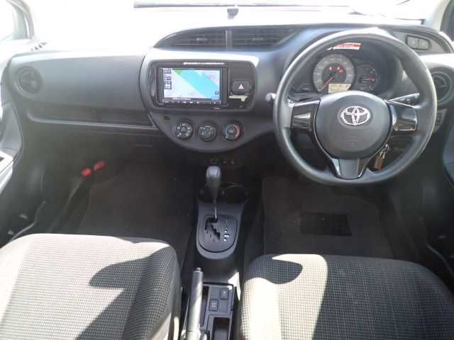 TOYOTA VITZ 2018