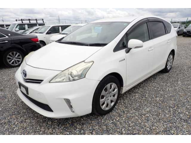 TOYOTA PRIUS ALPHA 2014
