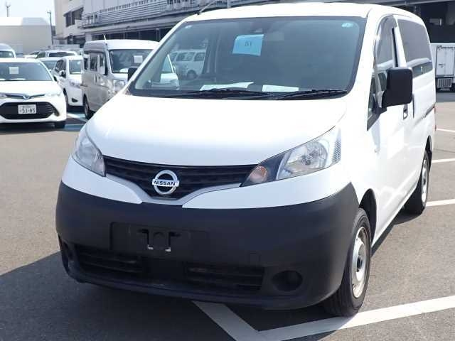 NISSAN NV200 2020